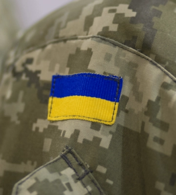 У Тернополі військового не пустили в бар через форму. Відео