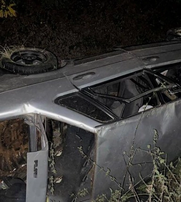У ДТП на Полтавщині злетів із дороги та перекинувся легковик: водій помер від травм у лікарні