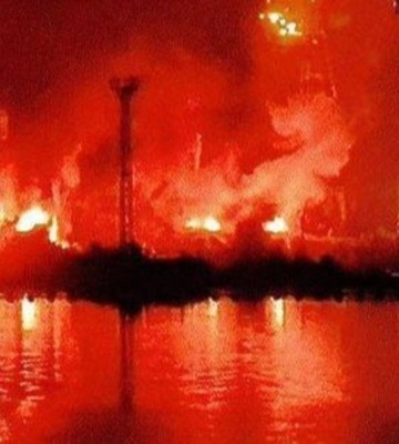 Спутники NASA зафиксировали пожары на морском заводе в Севастополе — фото