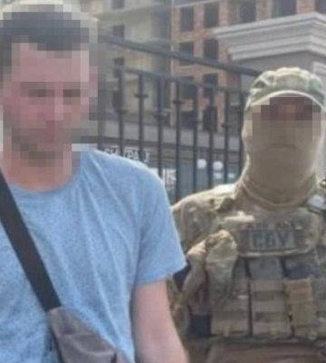 Пытался &quot;взломать&quot; телефон военной и собирал данные о размещении ПВО: СБУ задержала российского информатора в Одессе. ФОТО