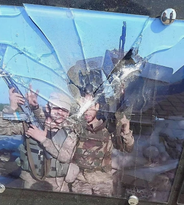 На Миколаївщині пошкодили дошку памʼяті на честь двох українських військових, які підірвались на міні