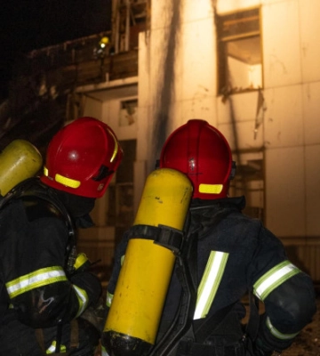 В Одесі тривають пошуки двох людей під завалами складської будівлі - Кіпер