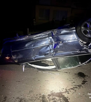 У Ковелі посеред ночі перекинулося авто: у поліції розповіли деталі