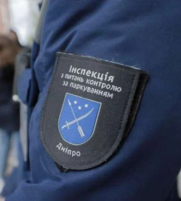 Тысячи штрафов и более 100 эвакуированных авто за неделю: в Днепре борются с горе-парковщиками