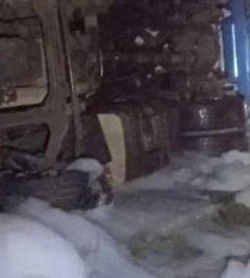 На Львівщині перекинулася вантажівка, що перевозила скраплений газ