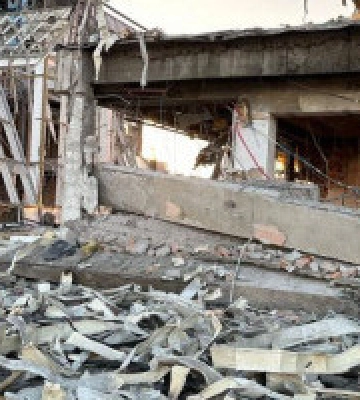Через нічну ворожу атаку на Одесу було частково зруйновано морвокзал, загинуло двоє людей 
