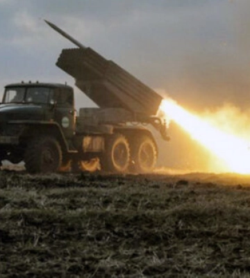 Рашисти б’ють по Вовчанську на Харківщині, поранено чоловіка, обстріли тривають