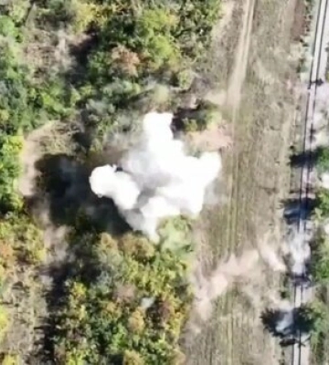 Українська артилерія знищує російську РСЗВ БМ-21 &quot;Град&quot; у Донецьку. ВIДЕО