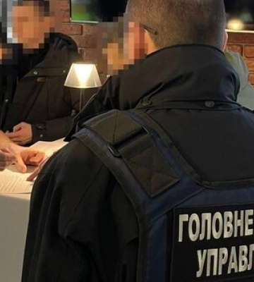 Затриманому на хабарі посадовцю Закарпатського бюро судово-медичної експертизи оголосили підозру