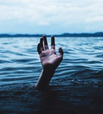 Поблизу Кам’янського водолази дістали з водойми тіло чоловіка