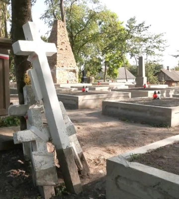 На Рівненщині відновили польське кладовище: Приїхали гості із Польщі (ВІДЕО)