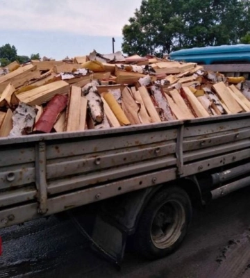 В Мелитополе неимущим, желающим получить дрова, нужно пройти семь кругов ада 