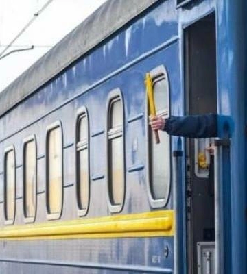 Укрзалізниця тимчасово обмежила рух поїздів між Миколаєвом та Херсоном