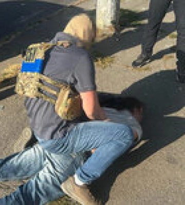 СБУ затримала у Херсоні священника УПЦ (МП), який торгував російською зброєю та боєприпасами