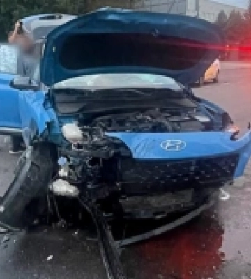 На Відродження зіткнулися три автомобілі