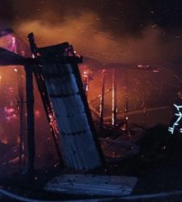 Сіно згоріло, споруда вціліла: хустські рятувальники ліквідували пожежу