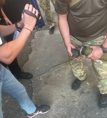 На Херсонщині монах УПЦ МП підпільно продавав зброю та боєприпаси росіян