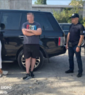 Правоохоронці викрили подружжя з Києва, яке продавало військовим гуманітарну допомогу