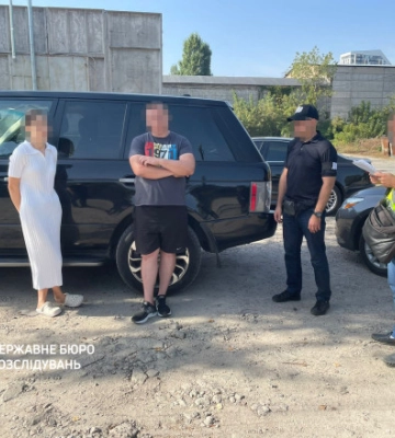 Правоохоронці викрили подружжя з Києва, яке продавало військовим гуманітарну допомогу