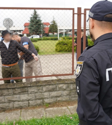 Украина выдала Чехии пятерых организаторов колл-центра в Днепре, который выманил у чехов более €7,5 млн