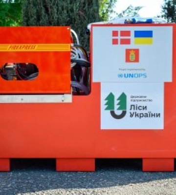 Миколаївським лісівникам передали пʼять насосних станції для гасіння пожеж