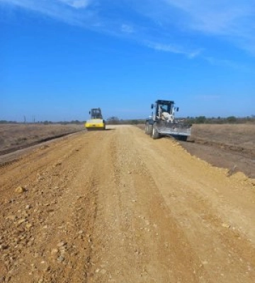 На місцевих дорогах Миколаївщини продовжуються ремонтні роботи