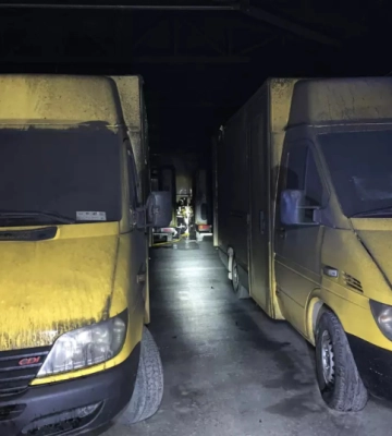 У Чернівцях в пожежі згоріло п&#039;ять хлібних фургонів