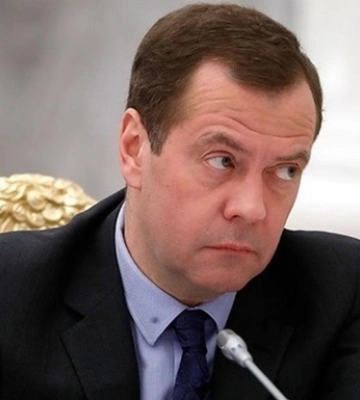 Медведєв: З початку року до збройних сил РФ прийнято понад 325 тисяч осіб