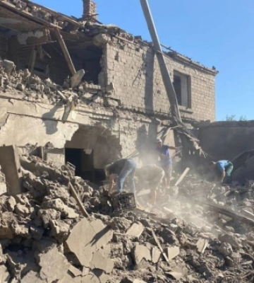 Під час ворожого обстрілу Херсона загинув рятувальник разом з дружиною