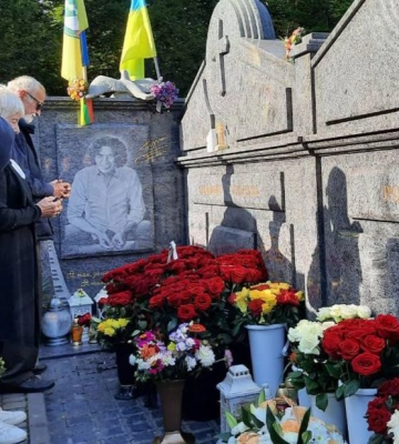 У Брюховичах попрощалися з Ольгою Кузьменко, мамою Андрія Кузьми, лідера гурту Скрябін