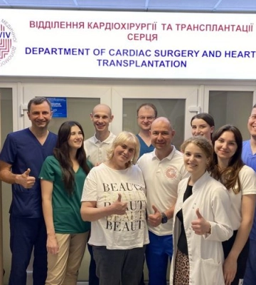 Львівські кардіохірурги виконали унікальну операцію з мінімальним розрізом