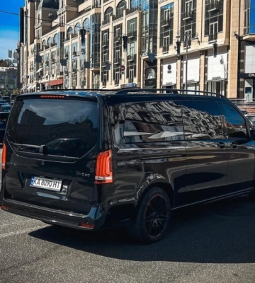 В Україні помітили унікальний мінівен Mercedes Brabus (Фото)