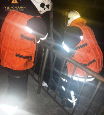 У Кропивницькому врятували дівчину, яка впала у річку