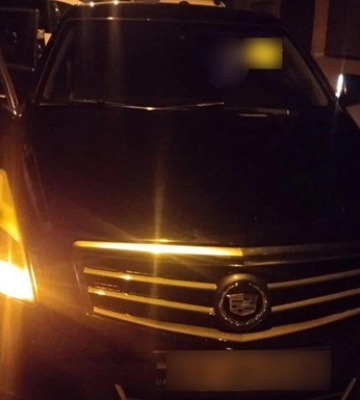 В Киеве патрульные задержали преступников на Cadillac, которые устроили стрельбу