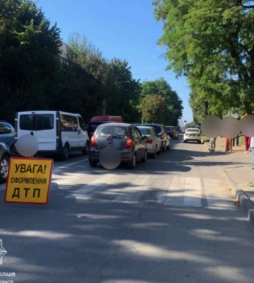 Потрійне ДТП на Руській у Чернівцях: рух транспорту ускладнено