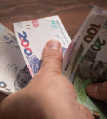 Міська влада виплатить до 1500 гривень киянам до Дня Захисників та Захисниць