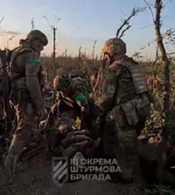 Військові показали, як евакуюють поранених з поля бою поблизу Бахмута