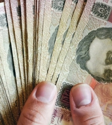Міська влада виплатить до 1500 гривень киянам до Дня Захисників та Захисниць