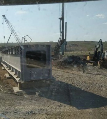 Окупанти будують залізничний міст, щоб з’єднати Бердянськ і Крим із Ростовом