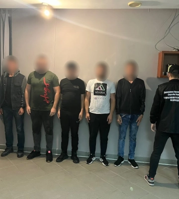 На Закарпатті викрили злочинне угруповання, яке займалось незаконним переправленням осіб через кордон