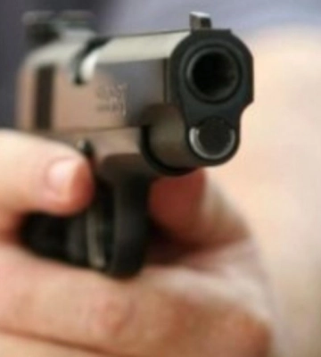 У Кременчуці двох юнаків судитить за зухвалий розбійний напад з пістолетом