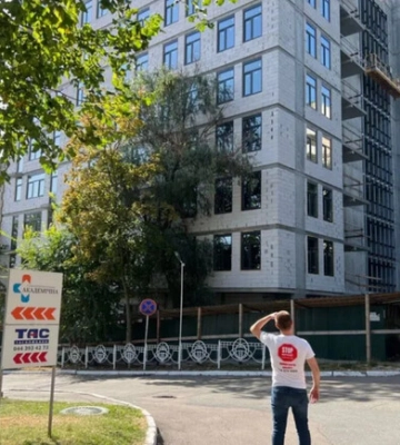 На території МАУП замість парку йде будівництво багатоповерхівки