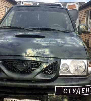 Громада на Волині відправила на передову два джипи та пікап