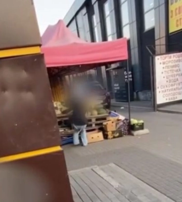 Воровала продукты ради лайков в TikTok: в Киевской области поймали несовершеннолетнюю, видео