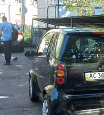 Через паркохамів з луцьких дворів не вивозять сміття 