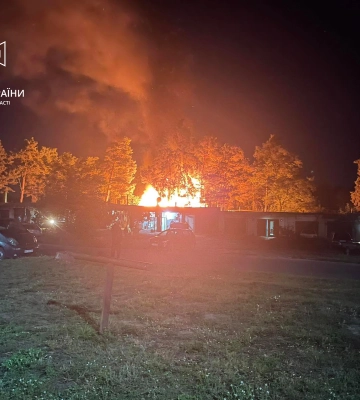 У Соснівці 15-ть вогнеборців урятували від вогню 10 гаражів