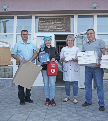 Охтирська лікарня отримала дефібрилятор та медичні інструменти