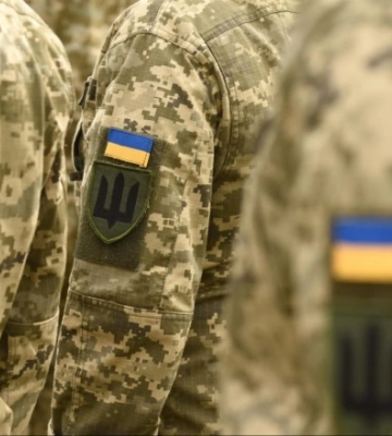 Сырский показал, как артиллеристы разбивают склад боеприпасов войск рф на Бахмутском направлении Сырский показал, как артиллеристы разбивают склад боеприпасов войск рф на Бахмутском направлении