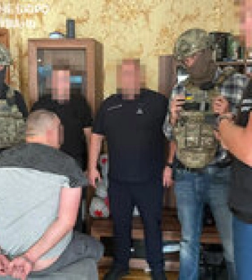 &quot;Готов десятку отдать?&quot; В винницком ТЦК офицер отправлял уклонистов за границу – видео