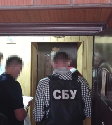 Робила медичні довідки: у Дніпрі жінка допомагала «ухилянтам» втекти за кордон